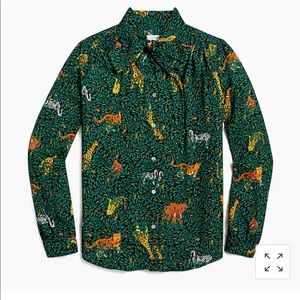 Button down shirt w/jungle print!